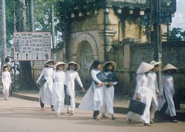 Nu sinh Sai Gon facebook Xua 1975 780x555